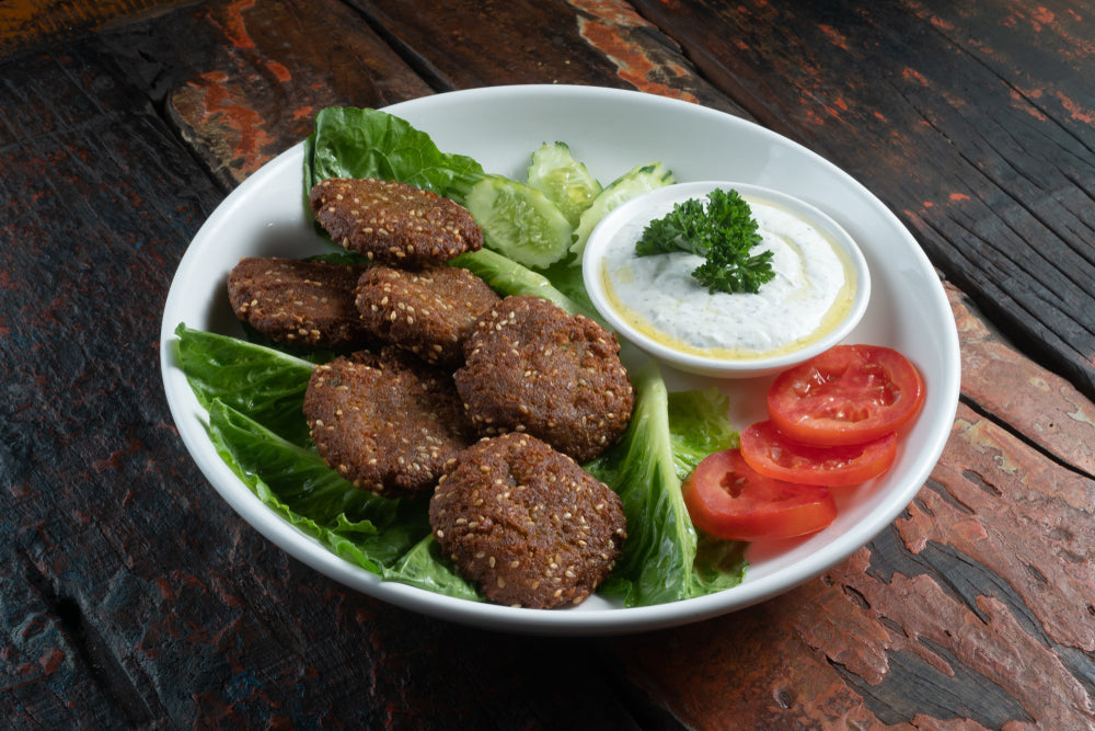 Five-ingredient Falafel With Garlic-yoghurt Sauce – SharkNinja Malaysia
